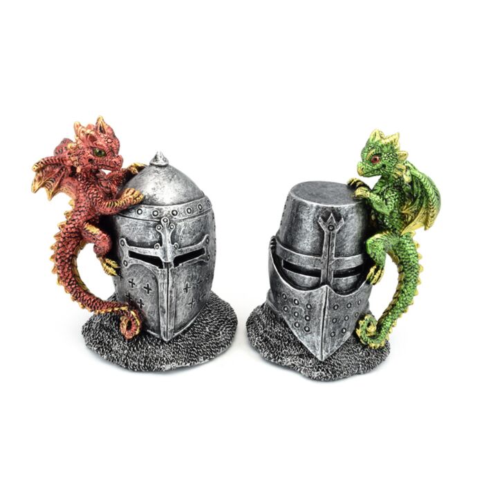 Elements Baby Draak op Ridder Helm