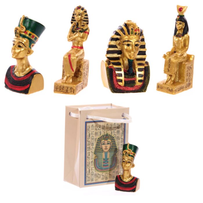 Egyptische beeldjes,  in een tas